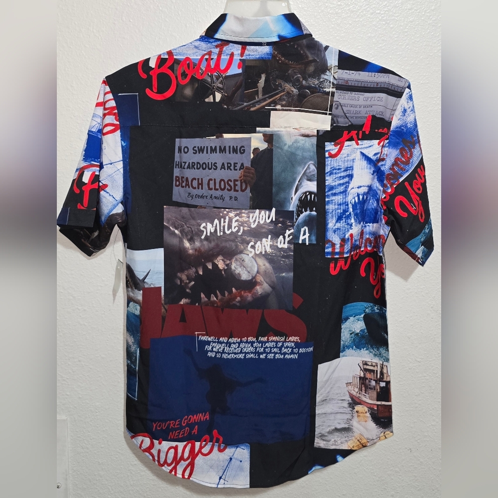 RSVLTS Universal Studios Mens JAWS Shark Graphic Button Down Shirt Sz Small NEW - Picture 2 of 6
